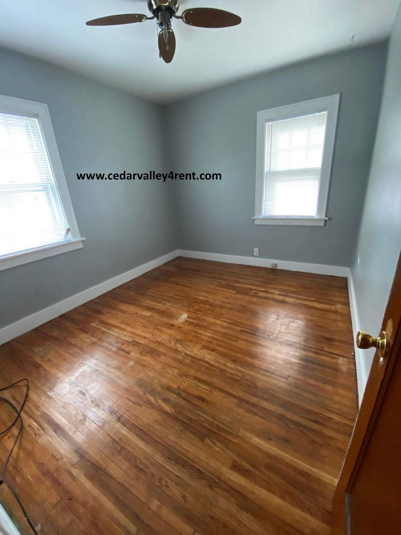 3 Bedroom 1 Bath 517 Center St Waterloo Ia – photo 3