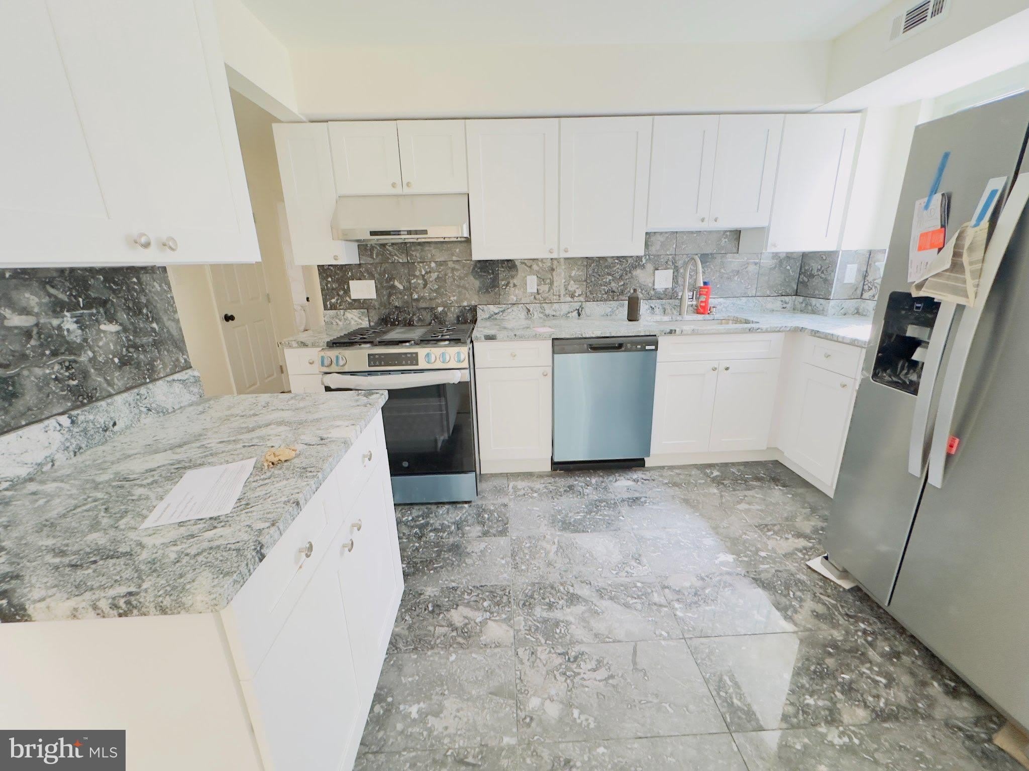11372 Cherry Hill Road – photo 5
