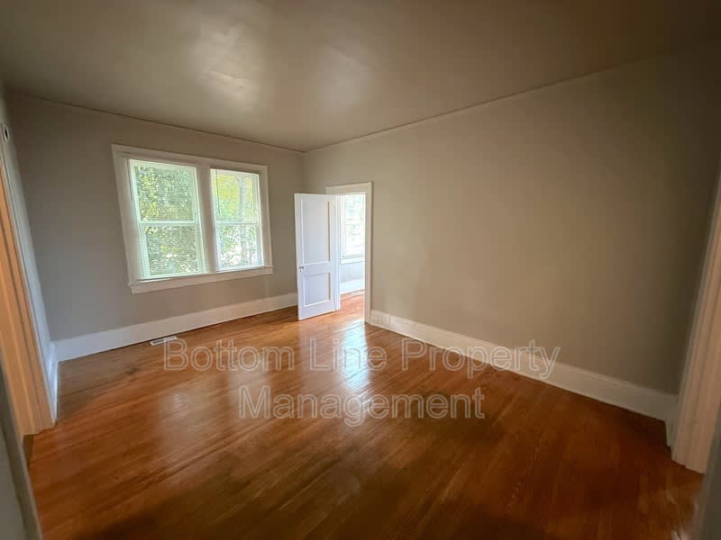 2108 E 7th St #3 – photo 4