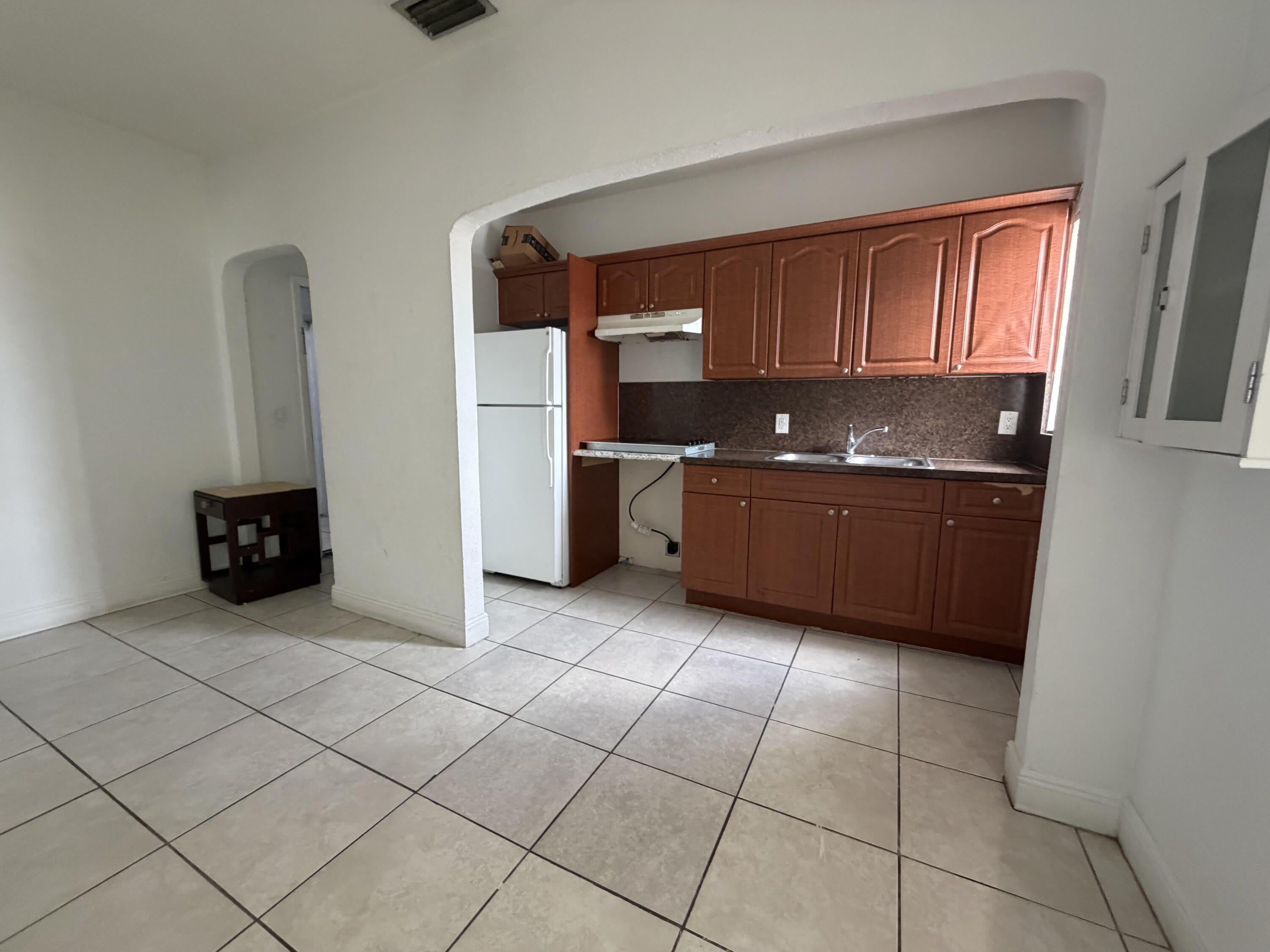 313 N Krome Avenue – photo 2