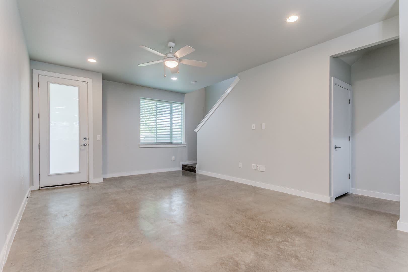 MODERN SOUTHTOWN 2-BEDROOM – photo 5