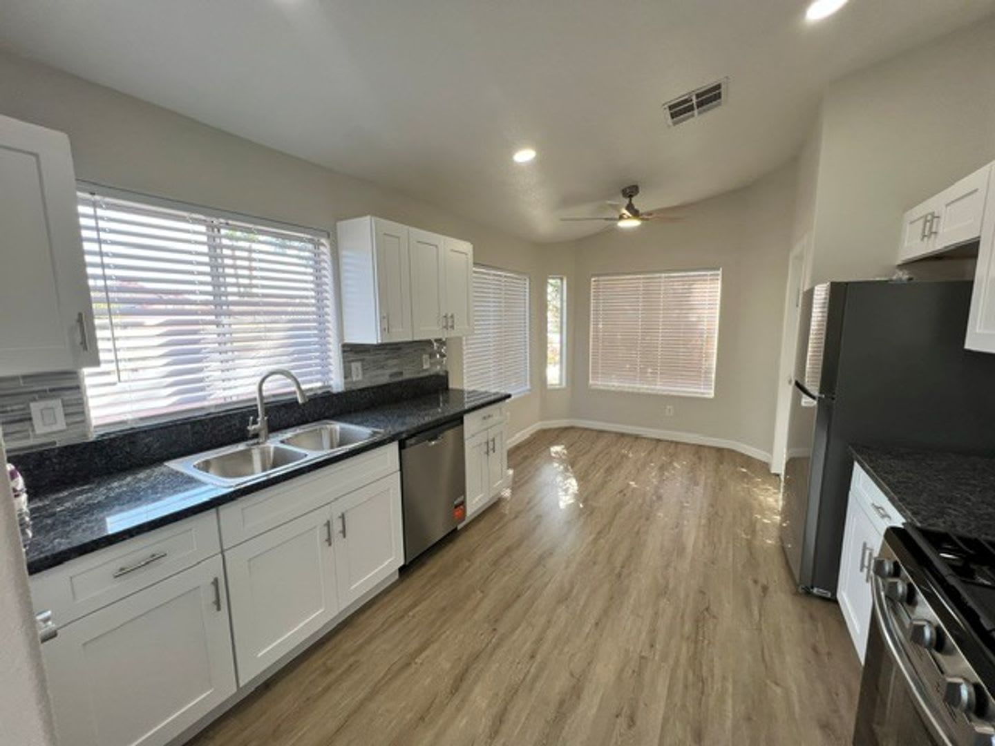 7800 Seychelles Court, Las Vegas, NV 89129 – photo 2