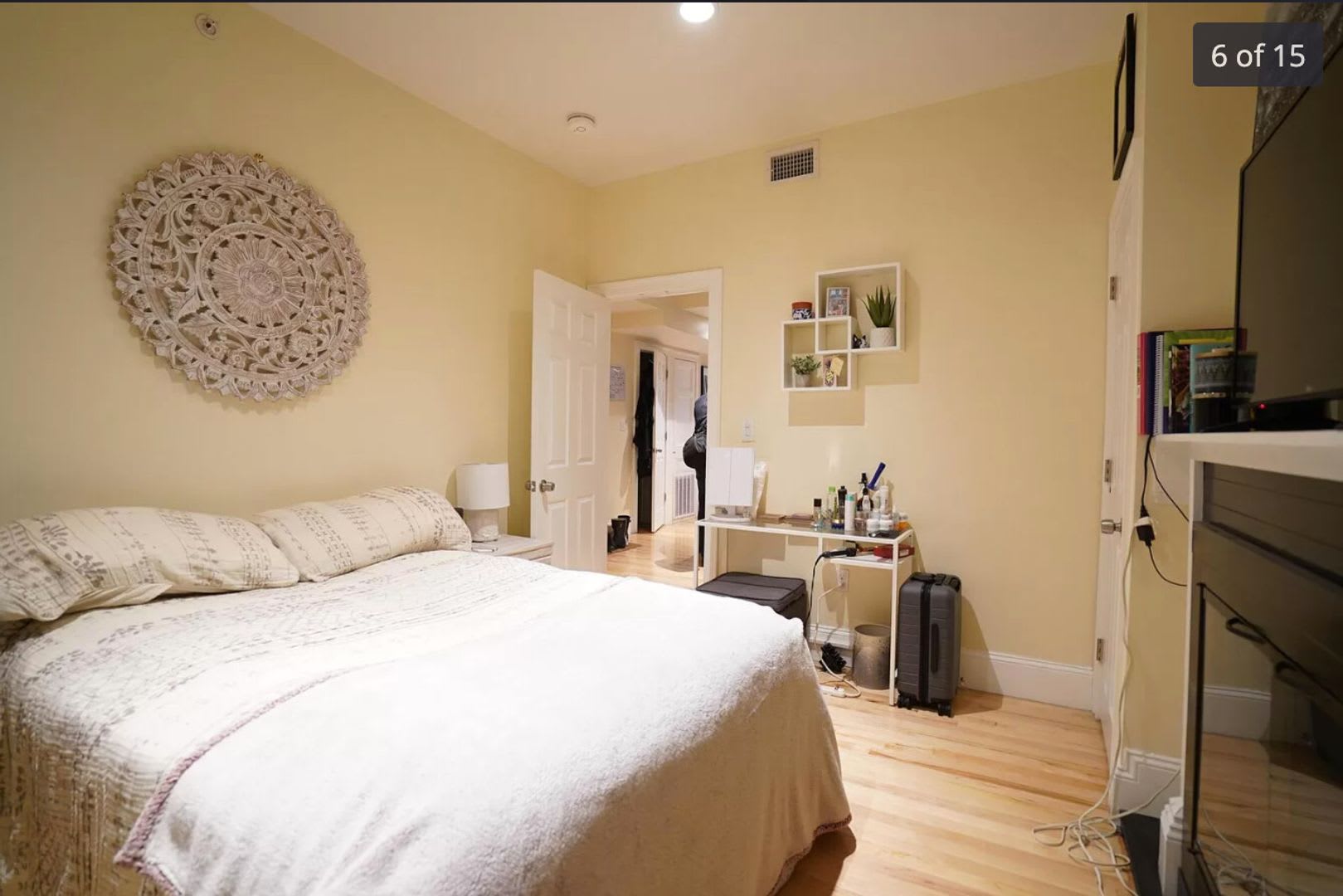 Charming 4 Bedroom-No Broker Fee – photo 4