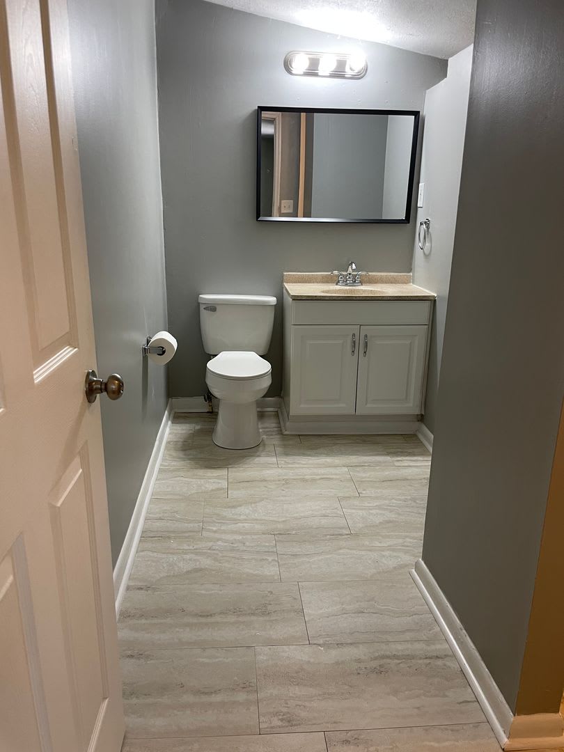 Fall Into Comfort! Spacious 3BR/2BA Upstairs Duplex Near TMH – COMING SOON – photo 5