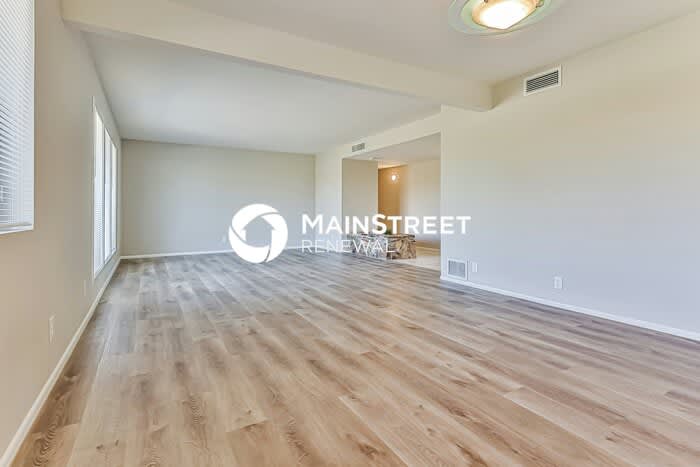 838 East 10th Street – photo 4