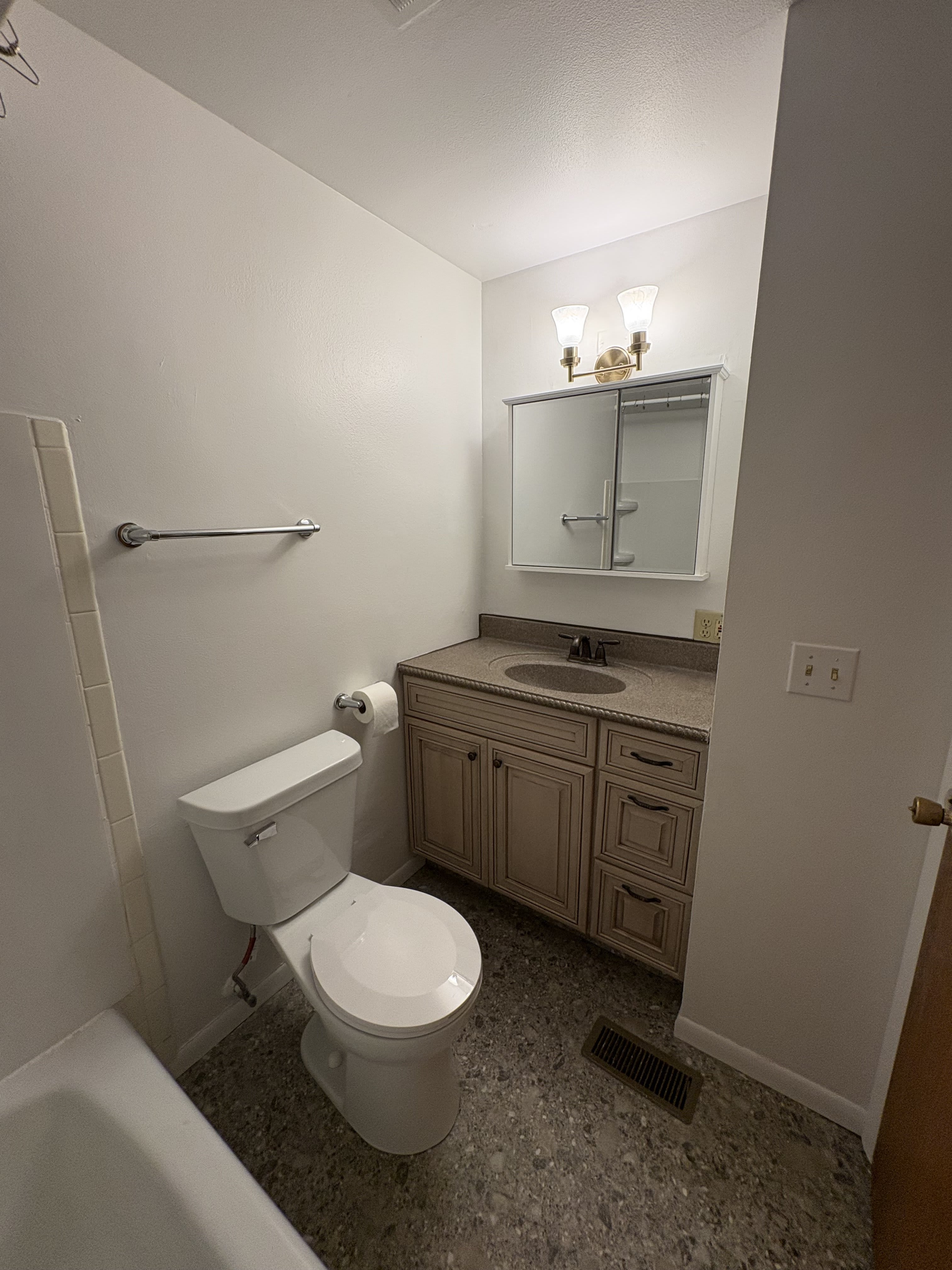 214 Euclid Ave – photo 3