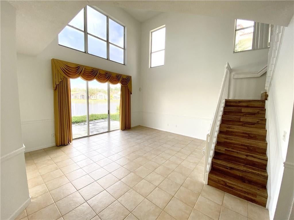 11135 Northwest 46th Drive – photo 3