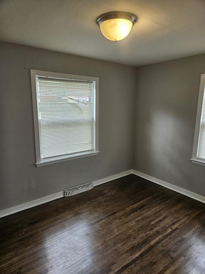 743 Hanley Street – photo 3