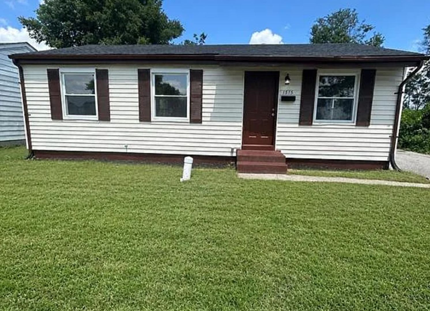 For Lease – photo 1
