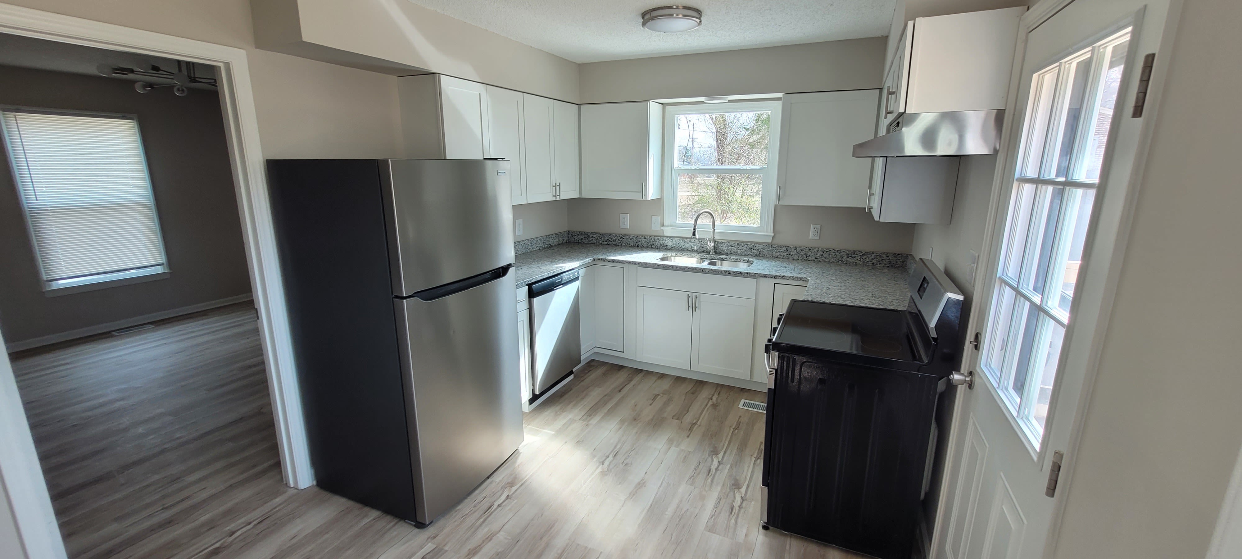 4505 Southern Webbing Mill Rd – photo 4