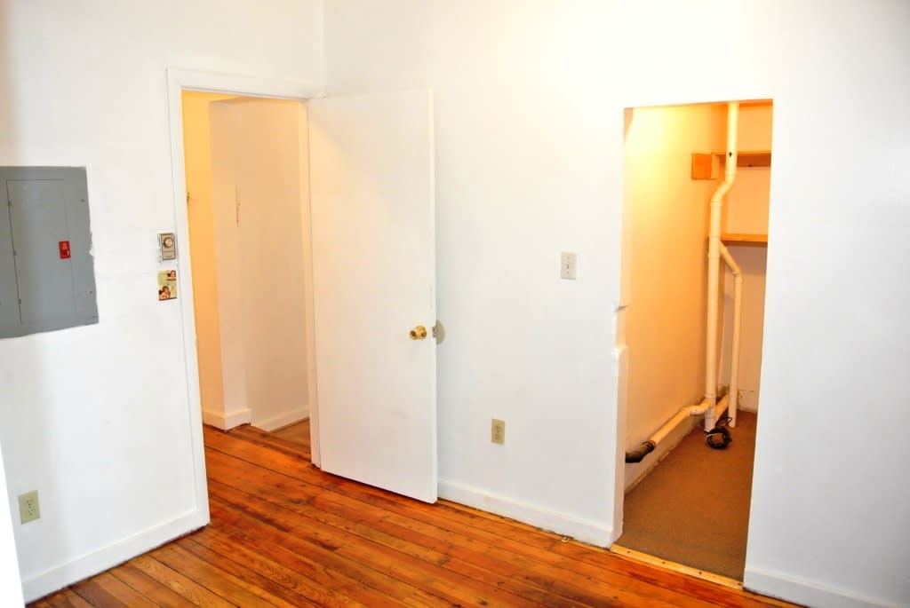 261 N Main St – photo 4