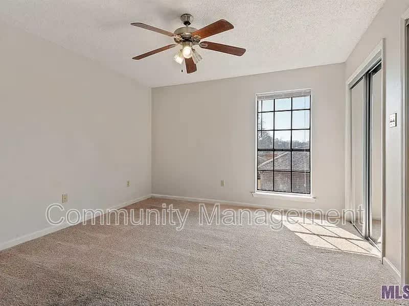 2632 S Roth Ave – photo 5