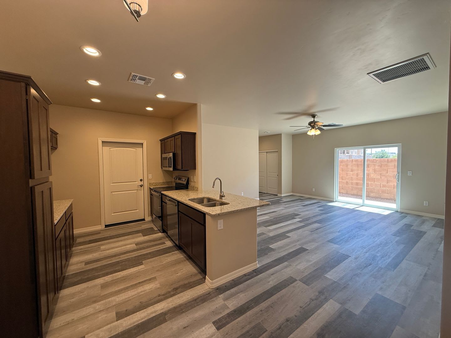 2 Bedroom 2 Bathroom Townhome – photo 3