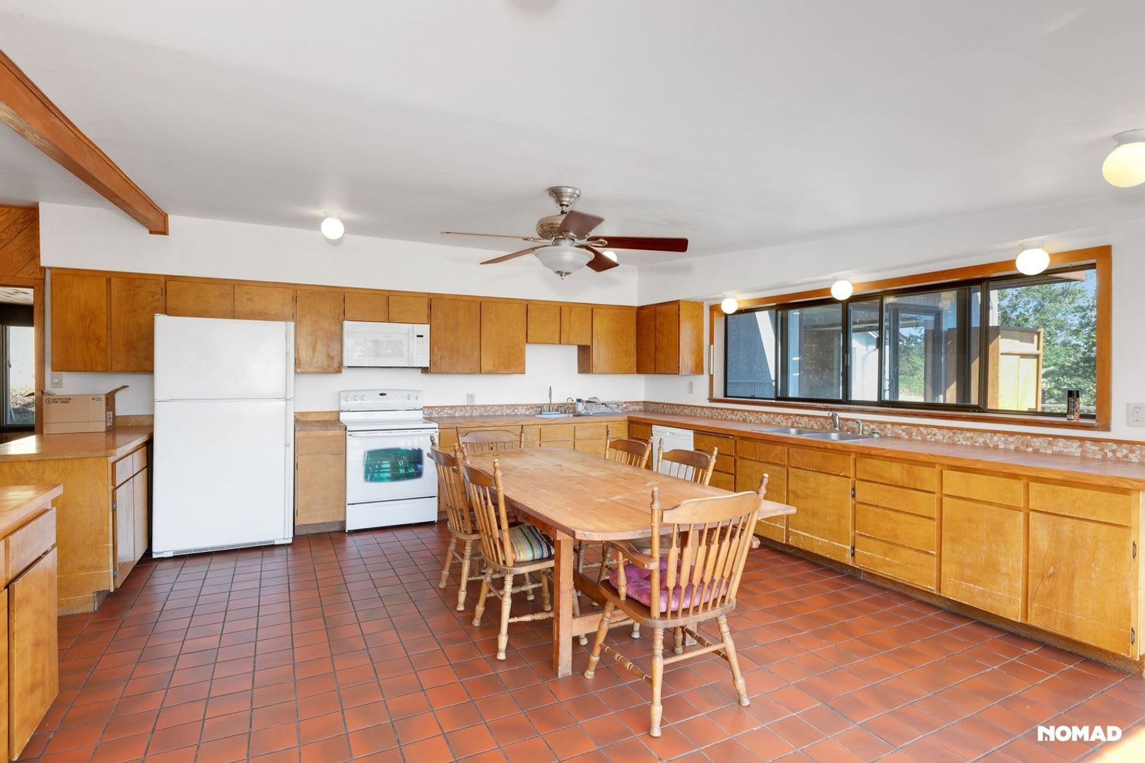 Soulful Mountain Sanctuary In Ashland Available September 1St – photo 2