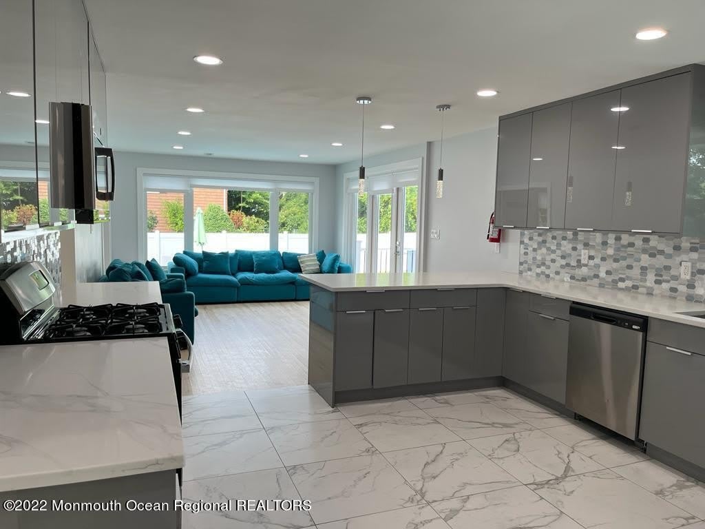 279 Lake Avenue – photo 2