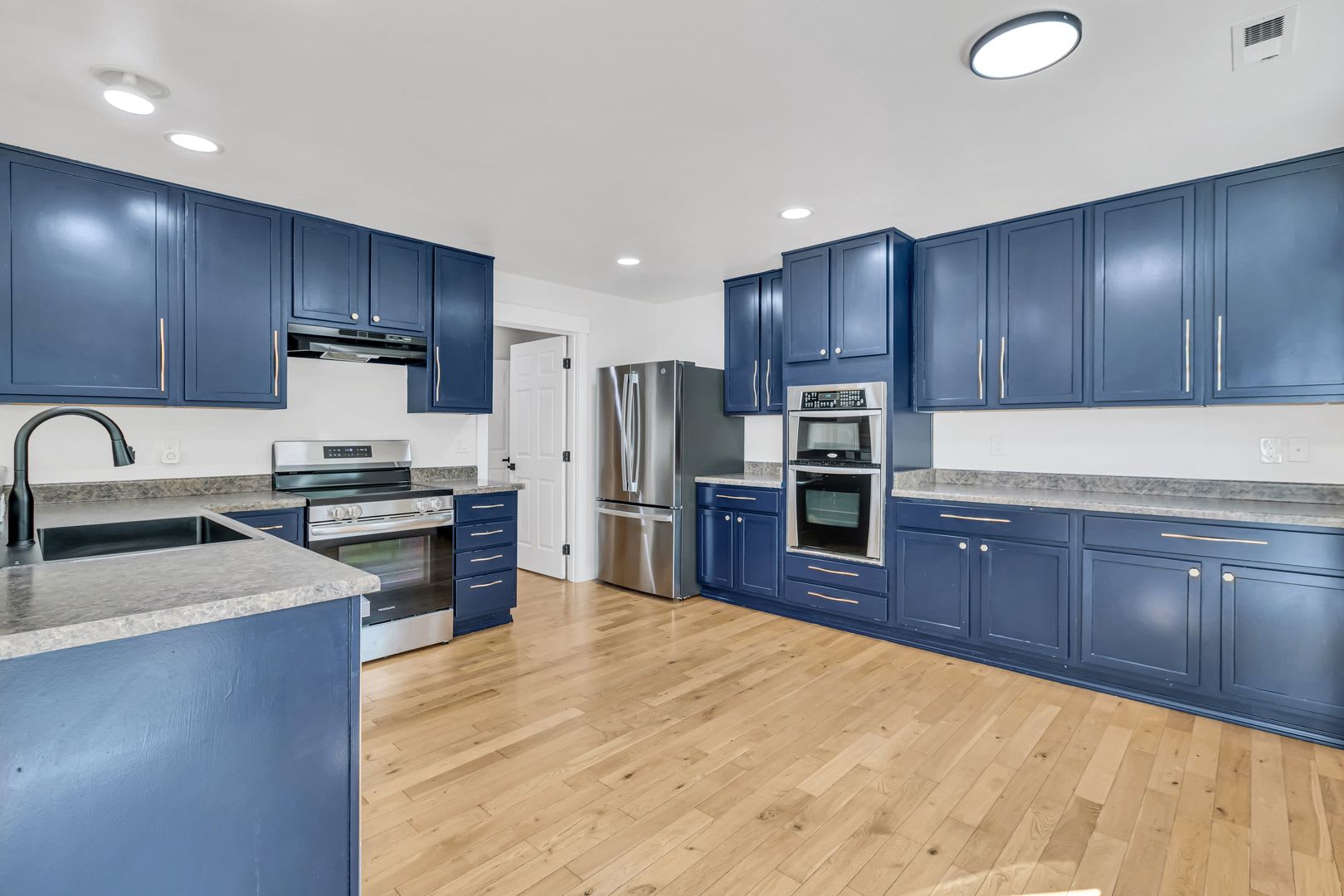 4 Bedroom 3.5 Bath Home Near Kentlake High School – photo 4
