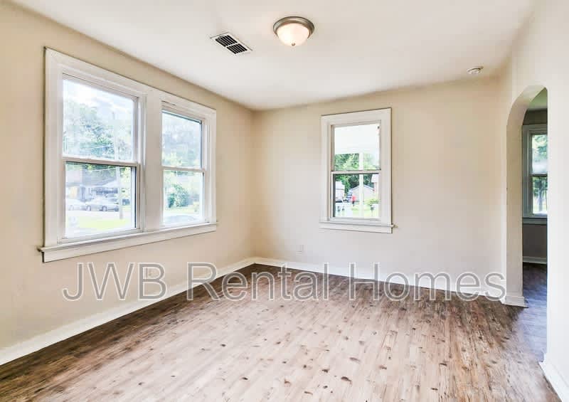 505 58th St E – photo 4