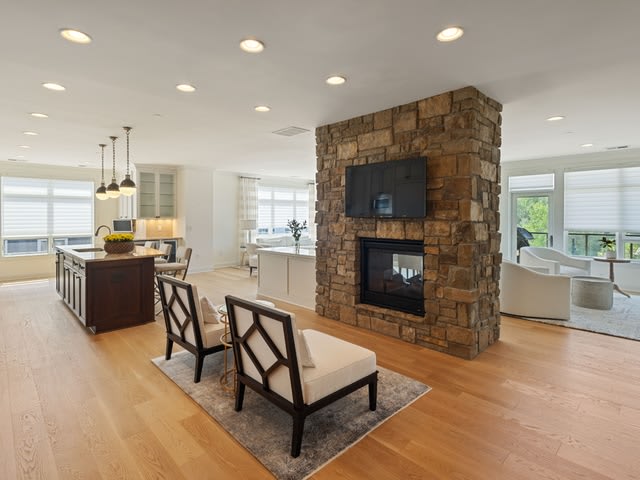 875 Lake St E # 310 – photo 5