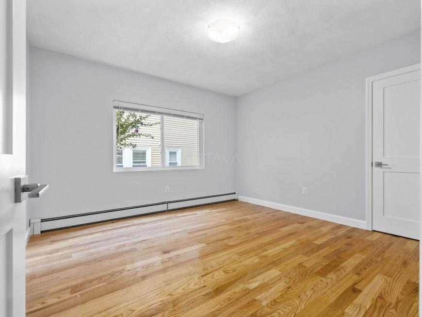 17 Tesla Ave. – photo 2