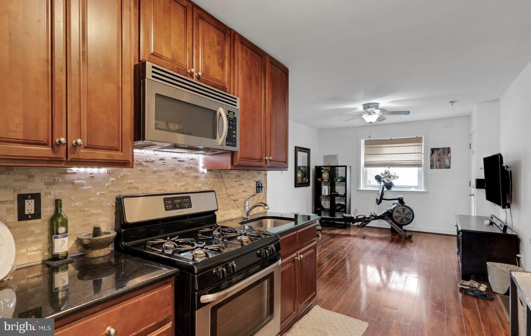 406 PIERCE Street – photo 5