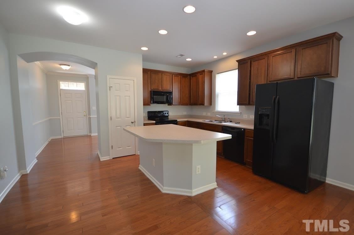 1507 Hinchliff Court – photo 5