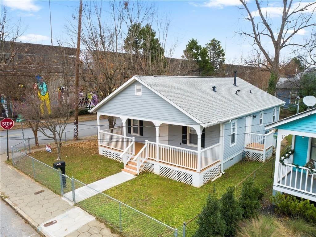 112 Tye Street SE – photo 3
