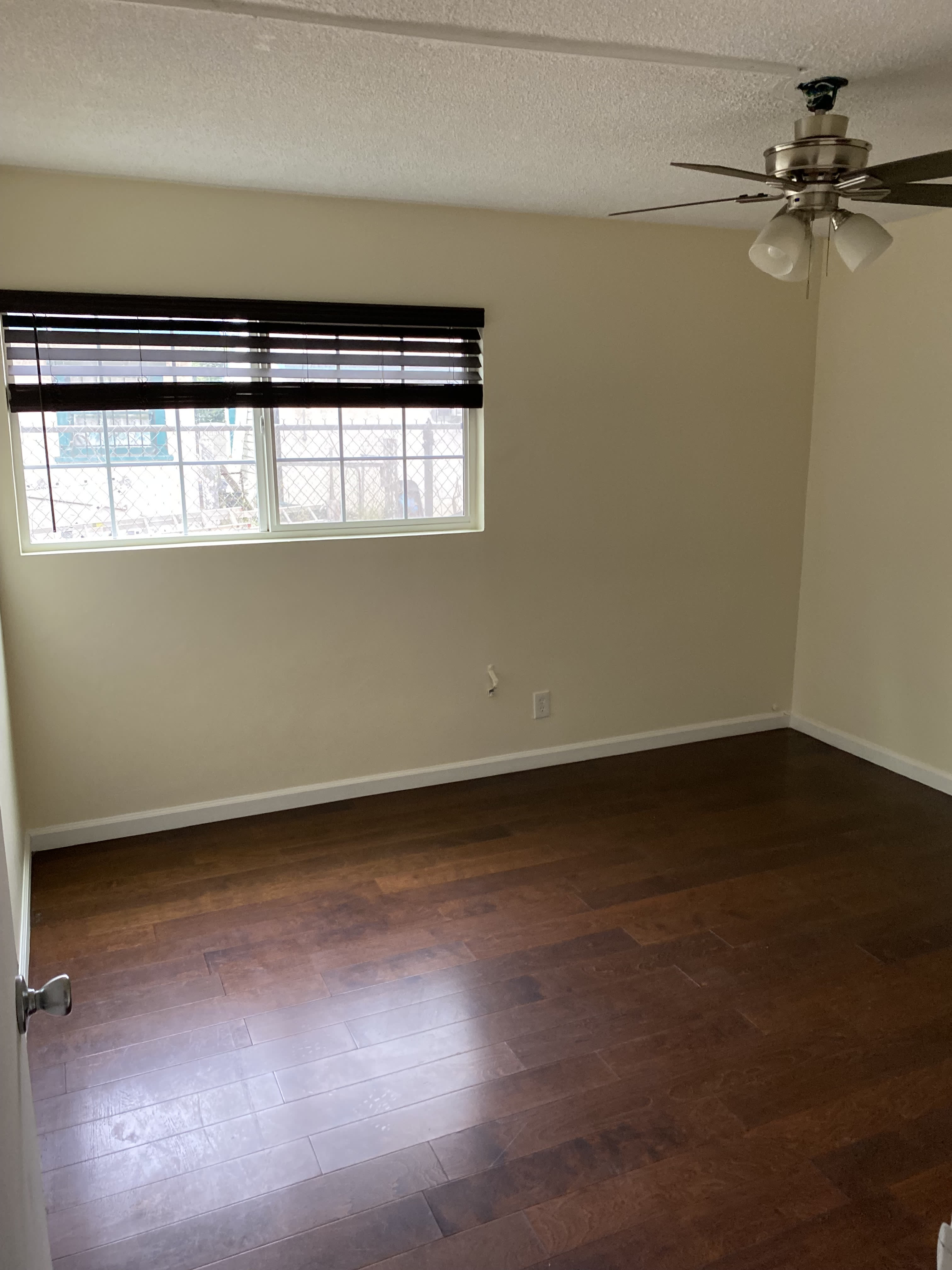542 E Rhea St – photo 4