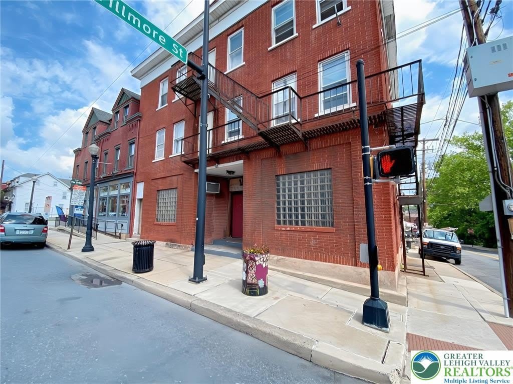 429 E 4th Street – photo 4