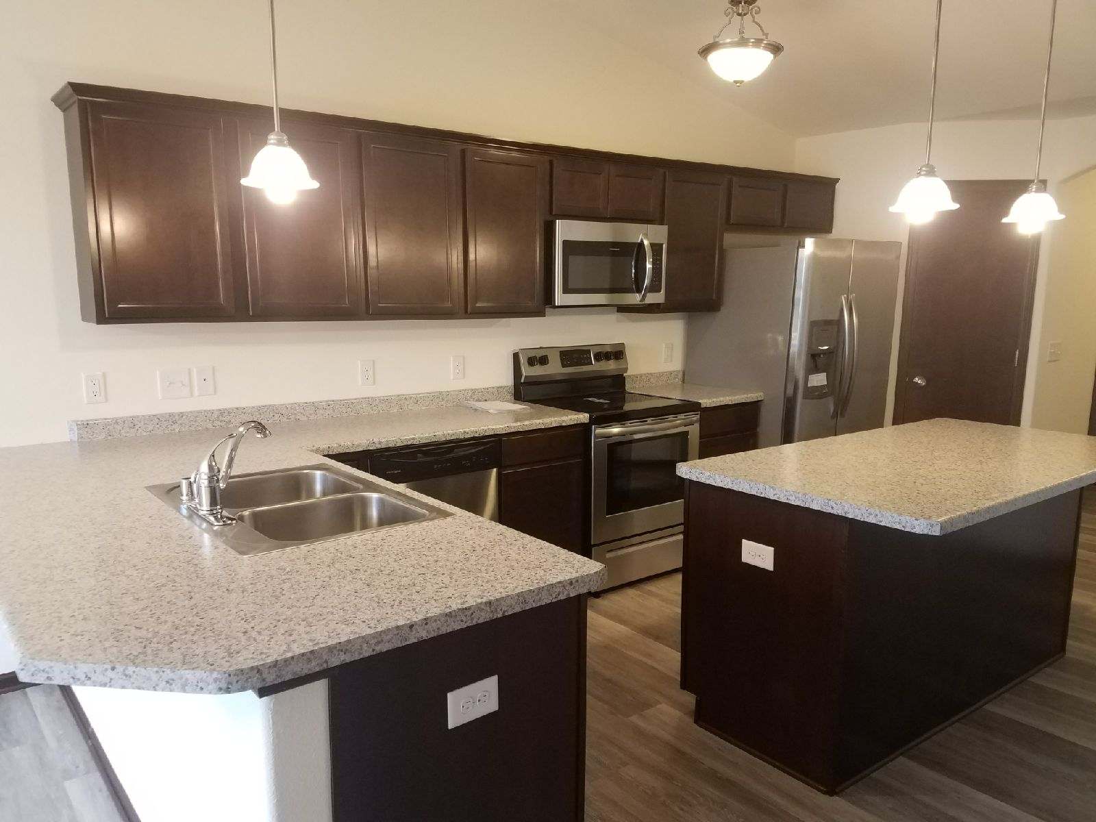 124 Villa Ct – photo 3