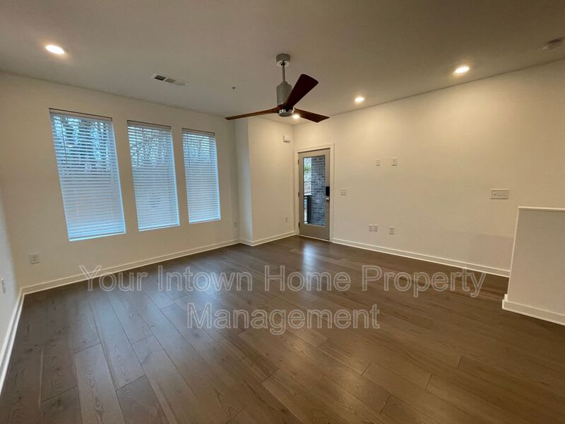 407 Pratt Drive SE – photo 5