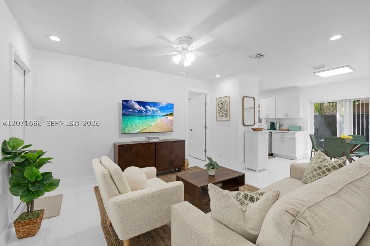 1428 NE 2ND AVE – photo 5