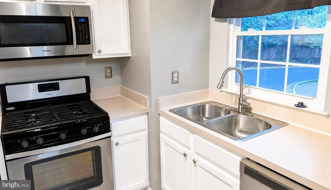 22963 WHITEHALL Terrace – photo 3
