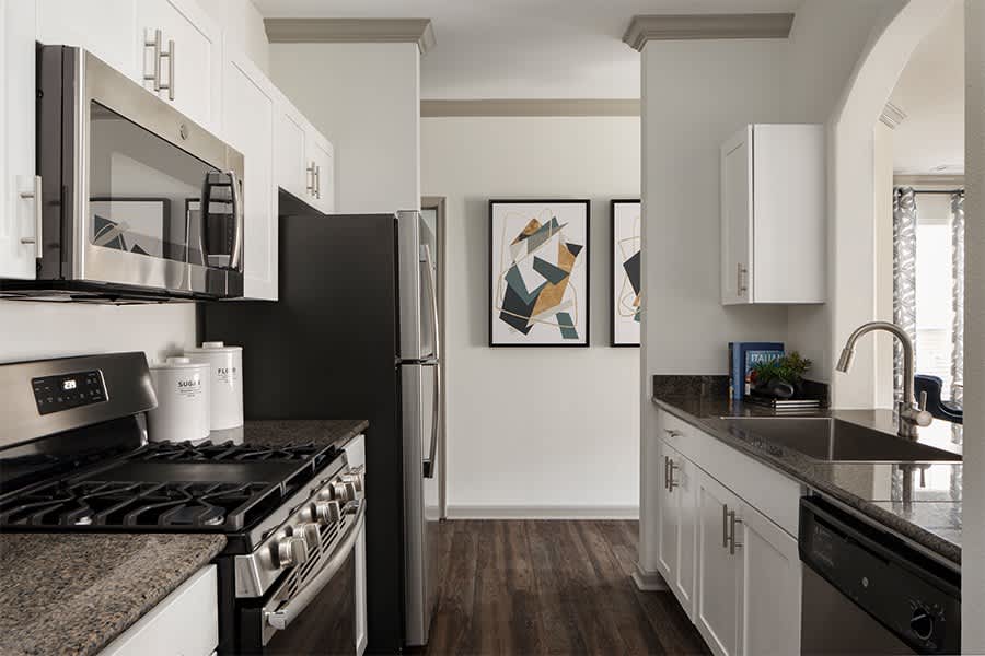 Highlands At Dearborn Apartments – photo 2