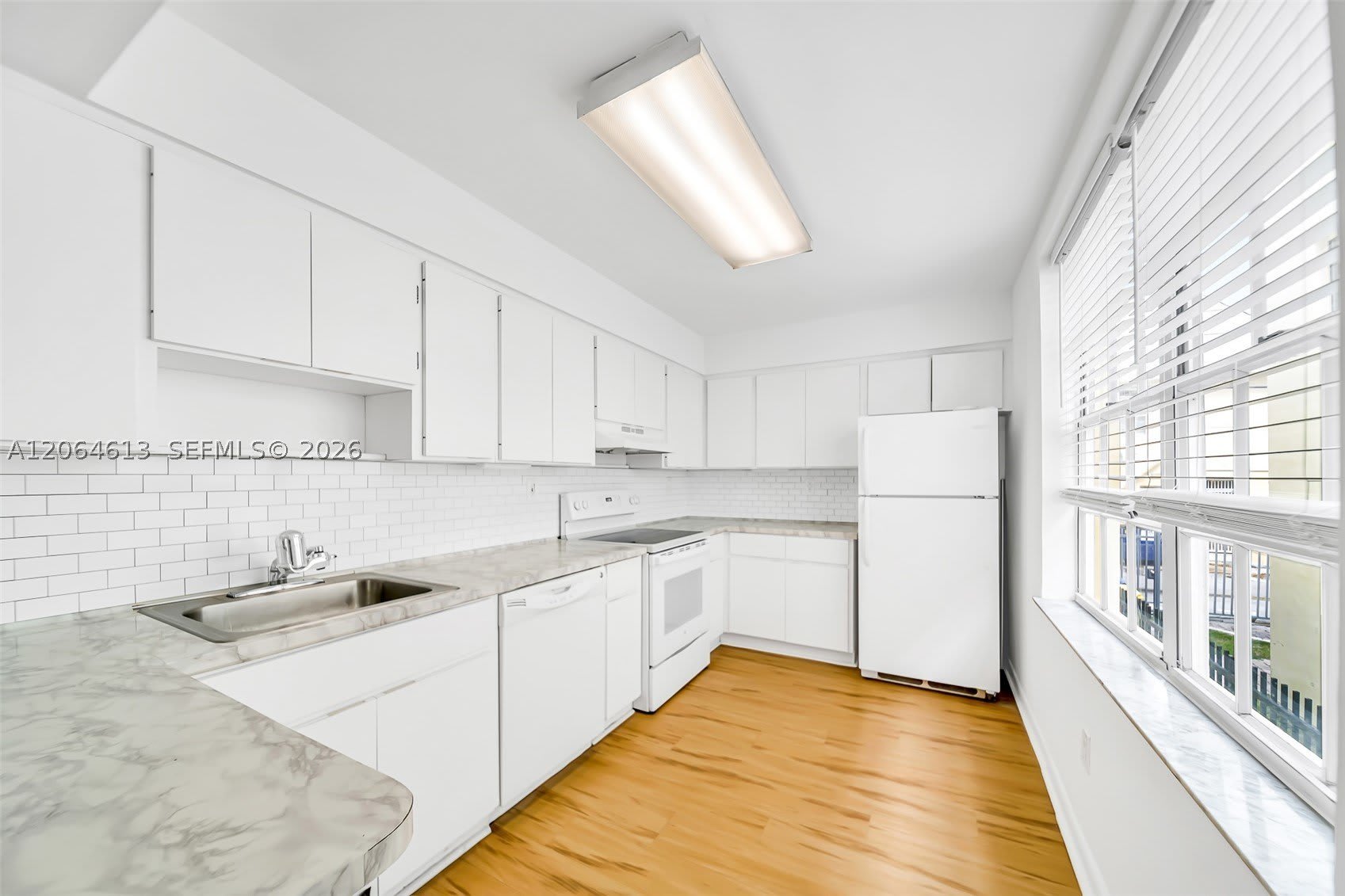 1051 Meridian Ave – photo 5