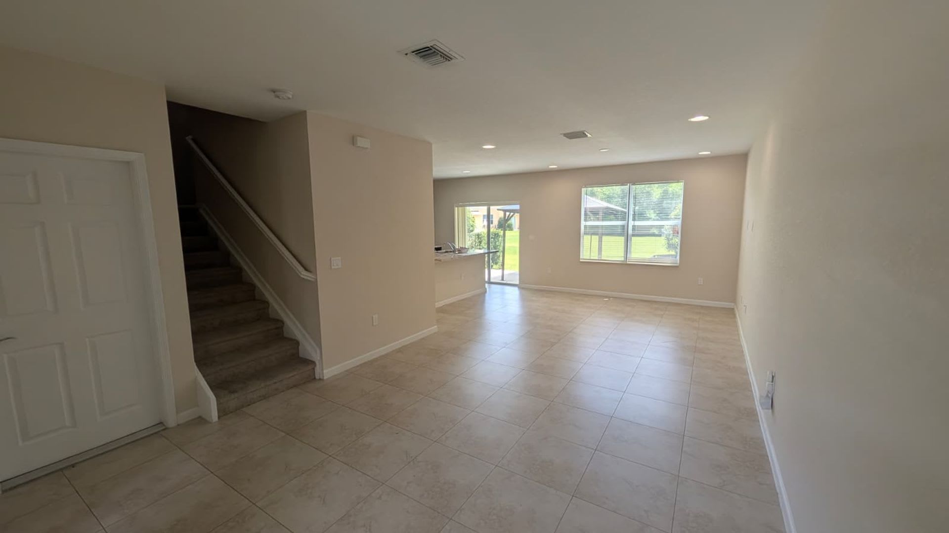 Spacious Townhome in Desirable Vizcaya Falls 3-bedroom, 2.5-bath townhome – photo 5
