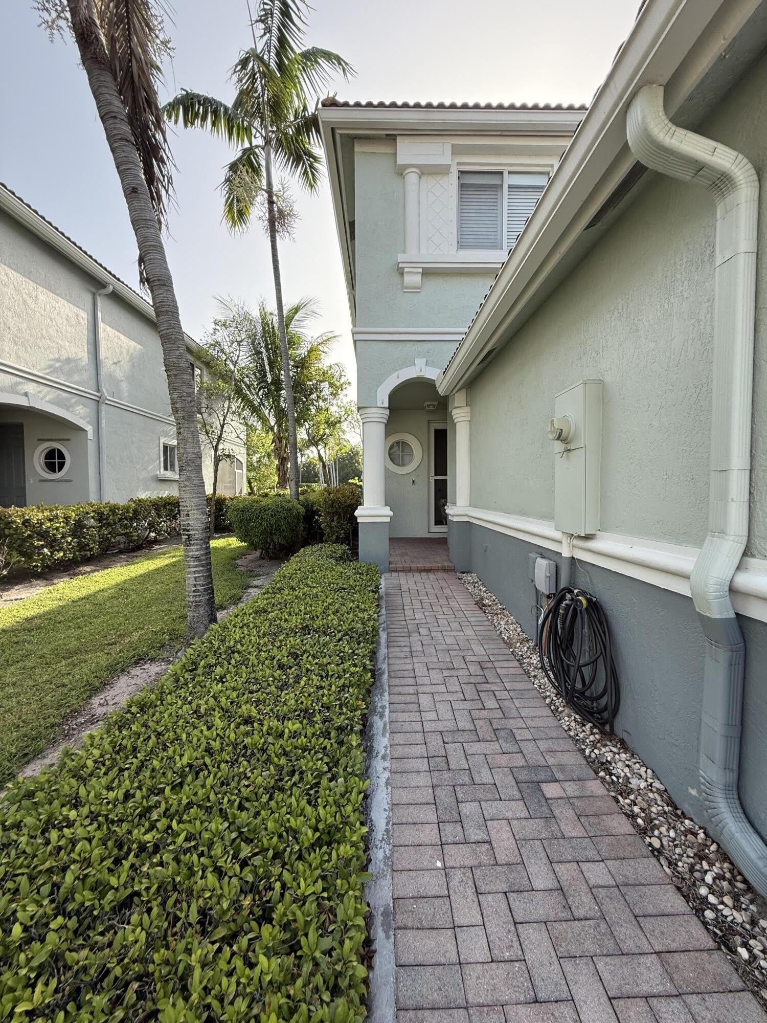 2136 Oakmont Drive – photo 2