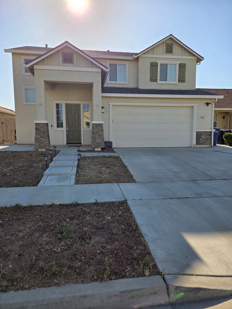 Beautiful 4 Bedroom Home – photo 2