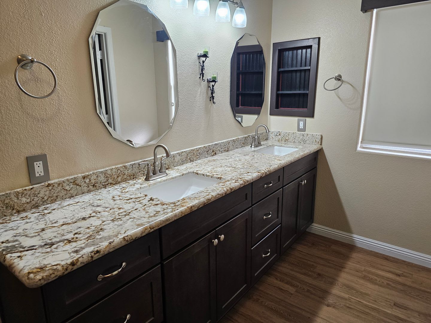 Spacious 5 bd room 2.5 bathroom home – photo 4