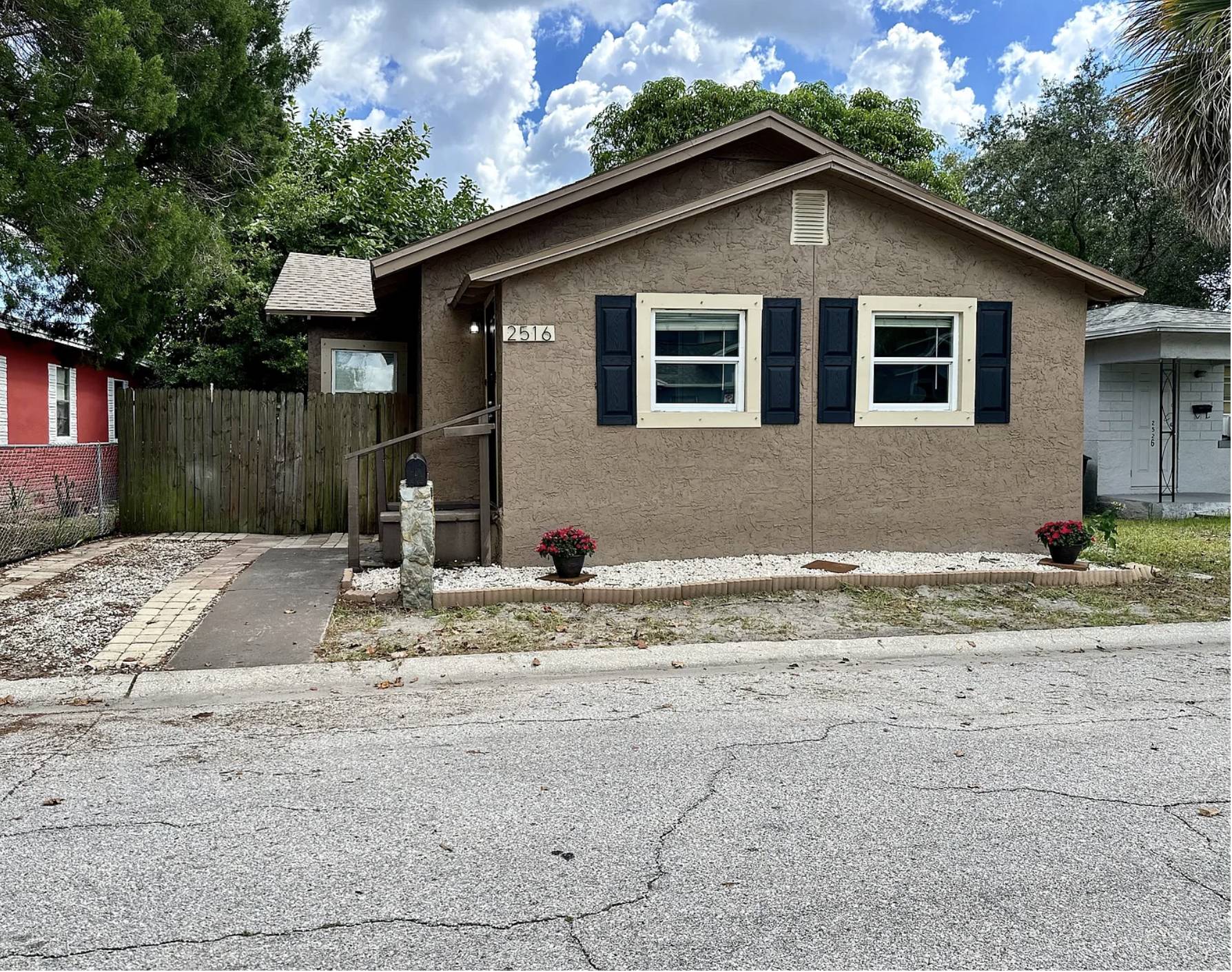 2516 10th Ave S – photo 1