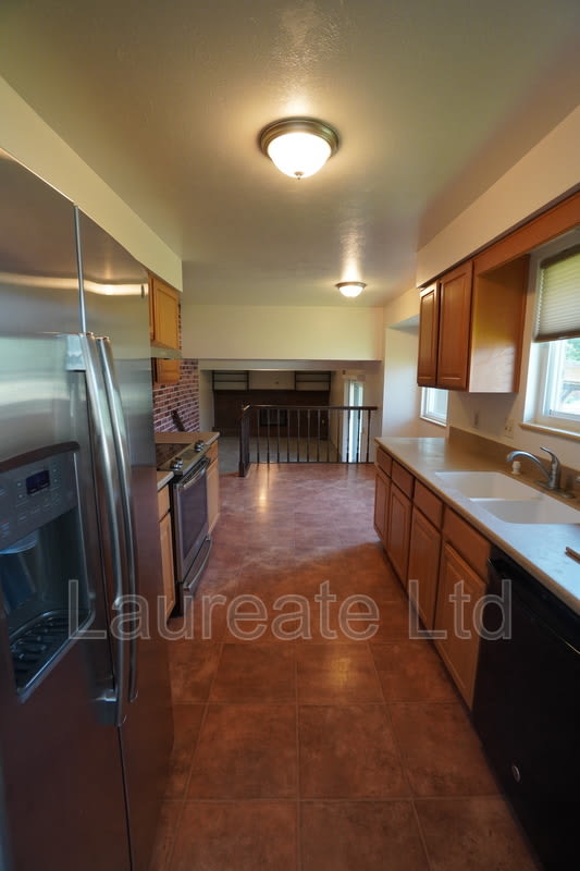 1472 W. Geddes Ave – photo 5