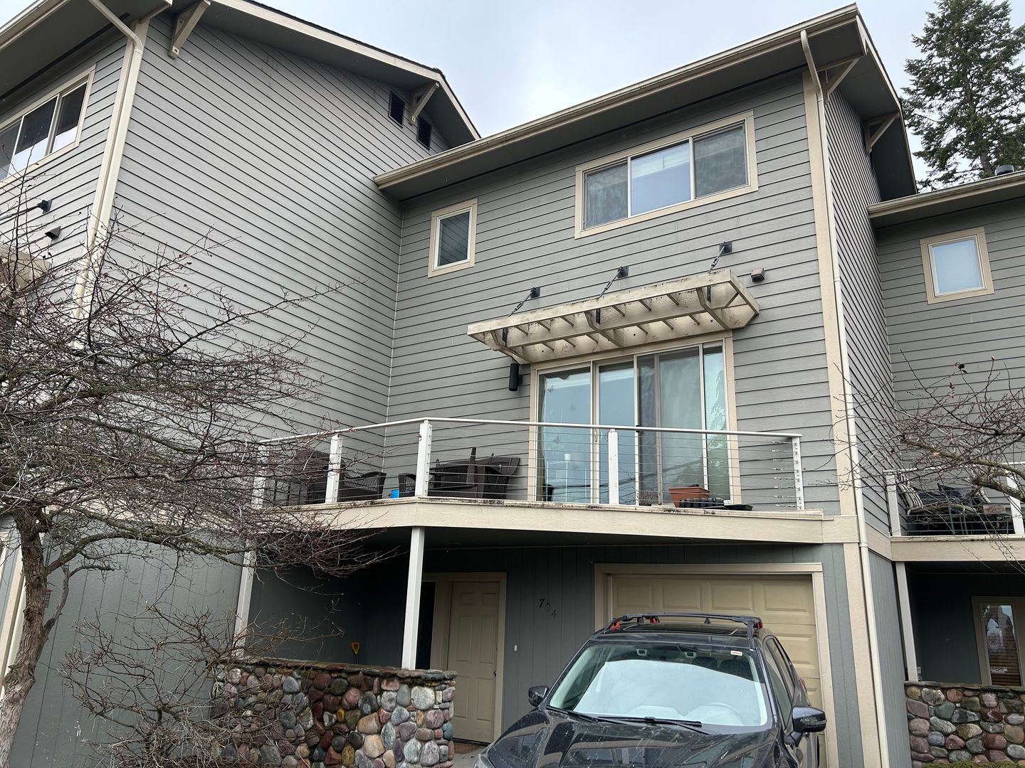 3 bedroom home with deck views of the lake and mountains in Lakeside! – photo 1