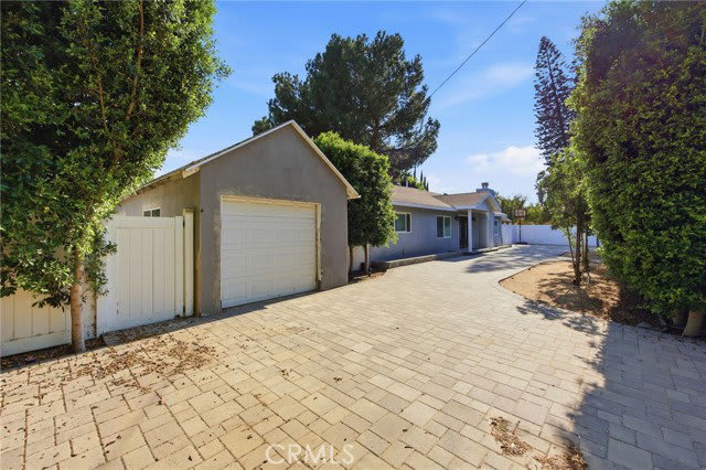 19238 Strathern Street – photo 5