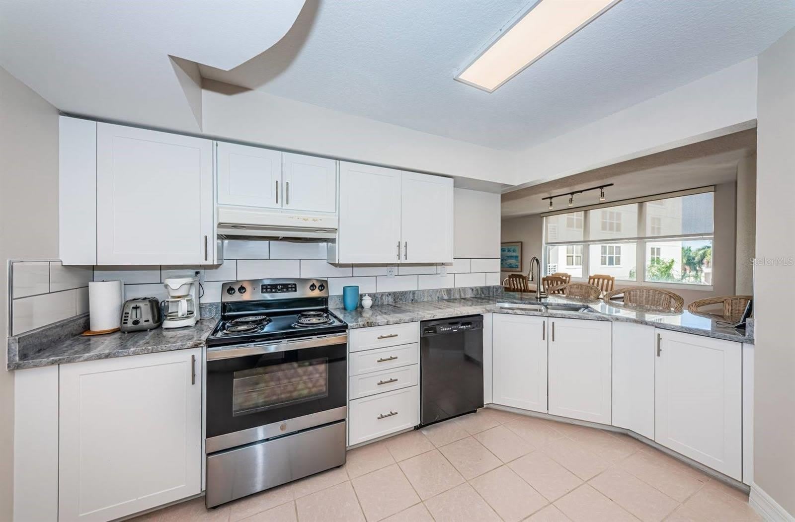 6061 BAHIA DEL MAR Circle – photo 4
