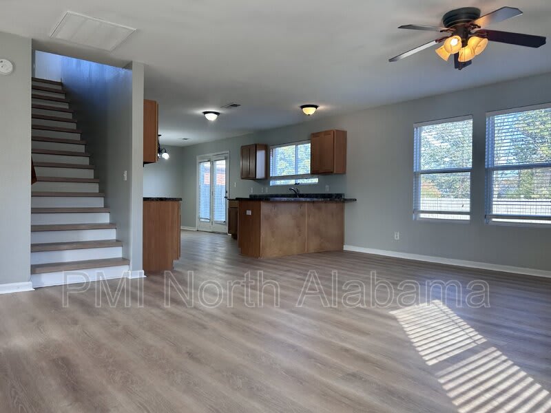 379 Jasmine Drive – photo 2