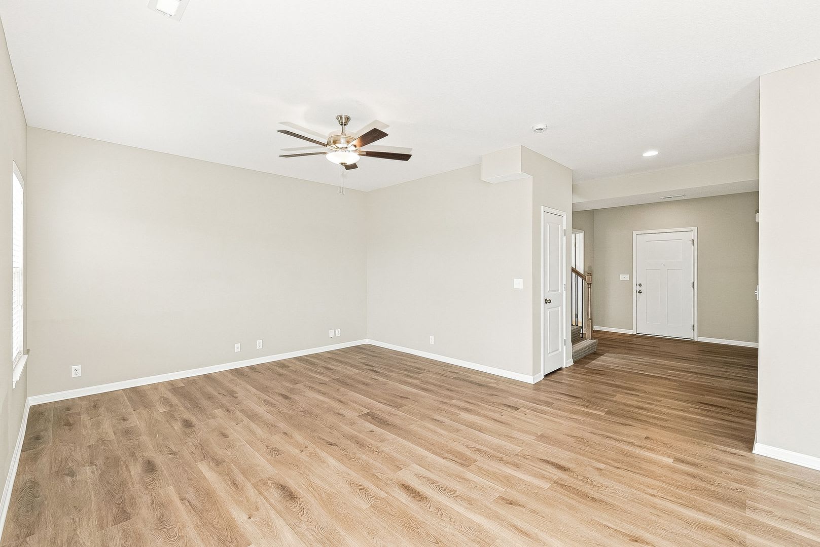 4 Bedroom Available In Blue Springs – photo 2