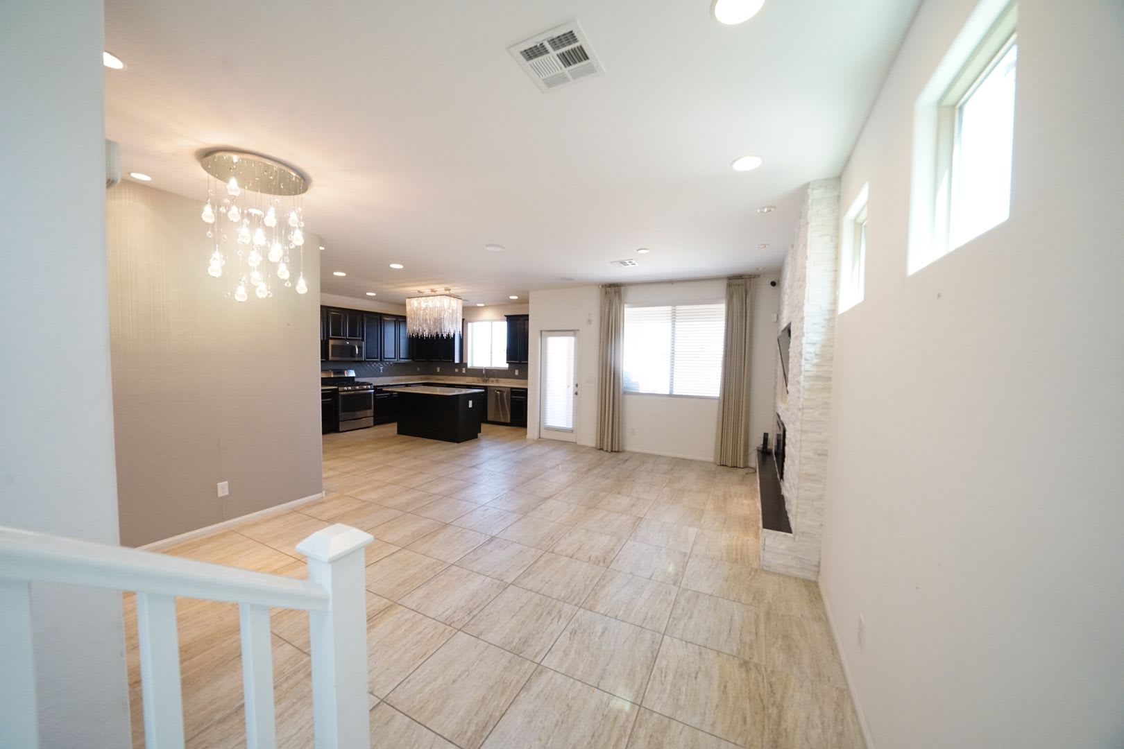 SHOWINGS AVAILABLE NOW – photo 5