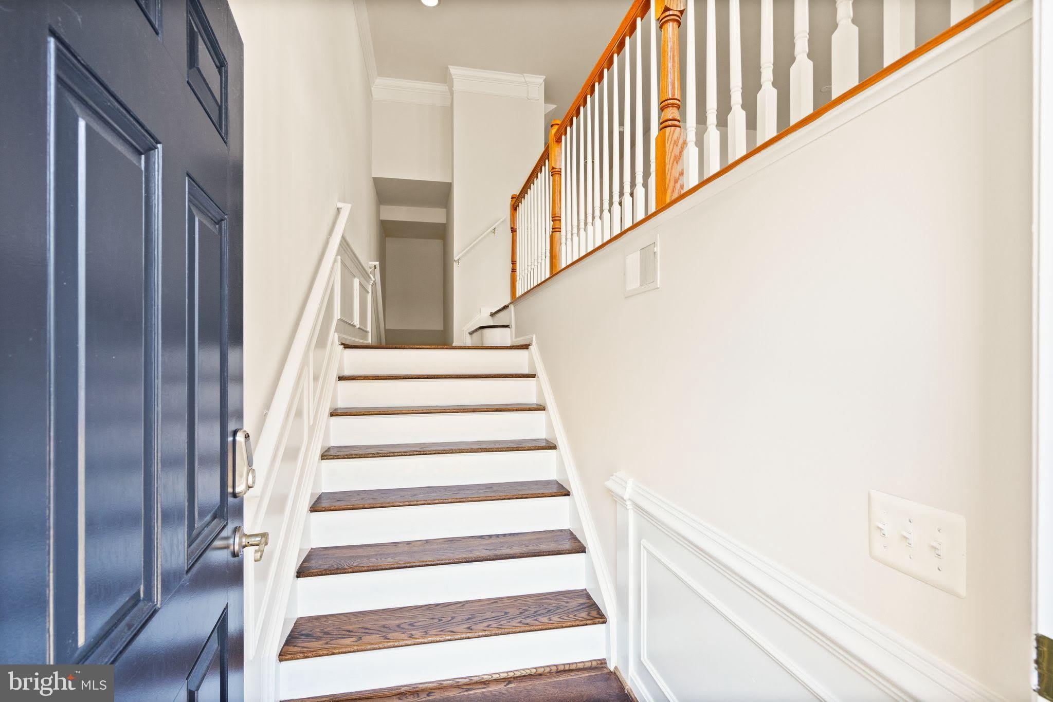 7056 COURTYARD Way – photo 2