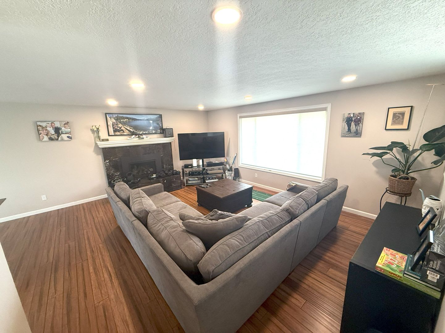 Stunning 4 BR / 3 BA West Beaverton Home with Private Oasis & Sport Court & Move In Special! – photo 2