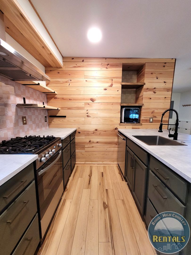 Beautiful 1 Bedroom Home With A Loft – photo 4