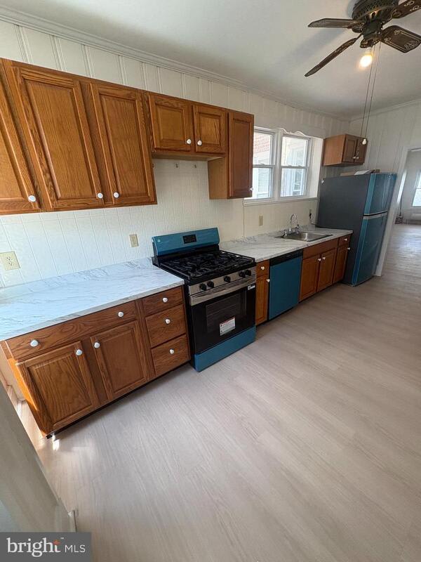 604 Hunter Street – photo 3